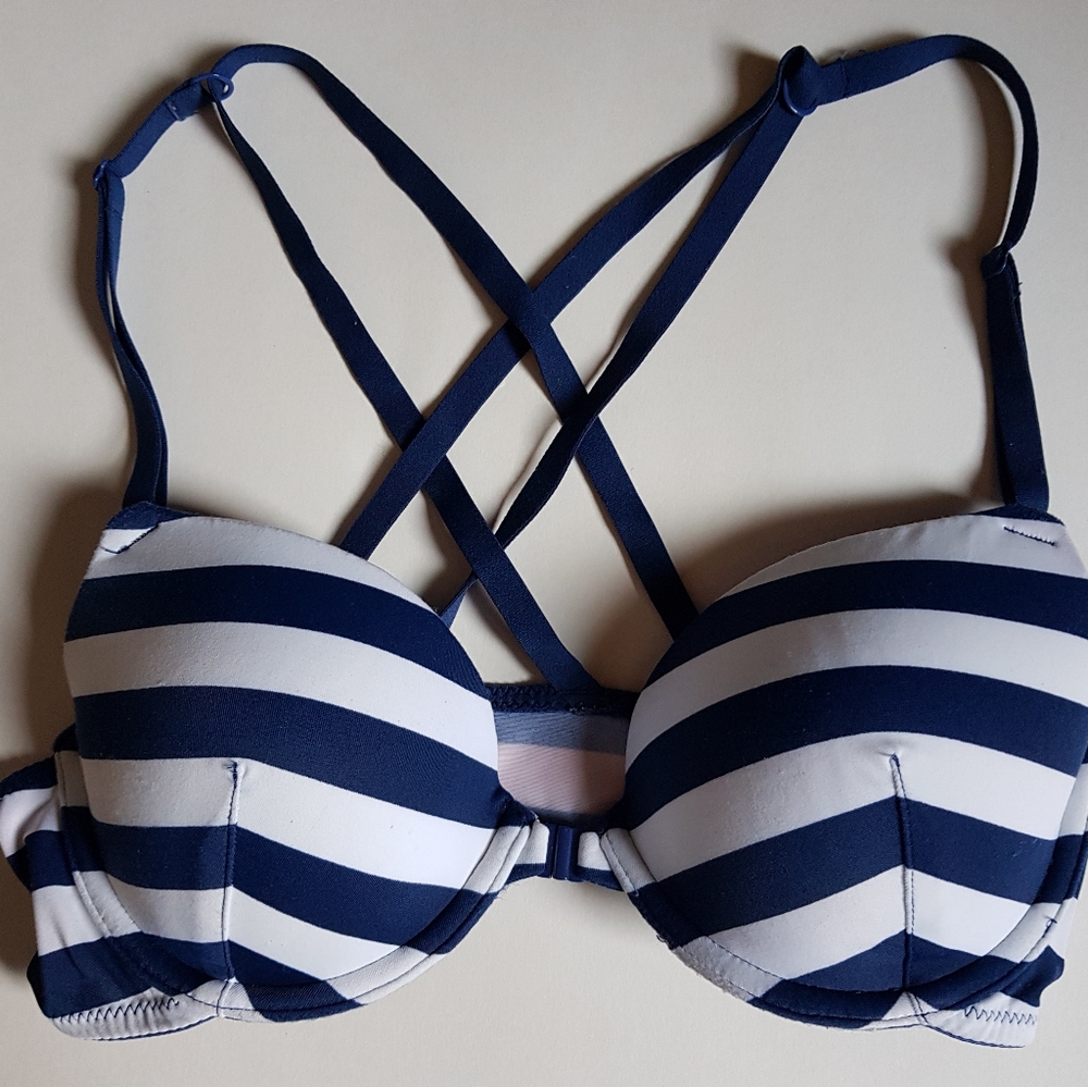 Flirtitude Front Clasp Bra Strappy Back 34B